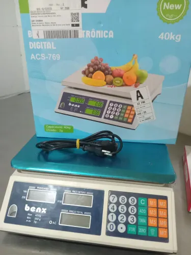 Balança a bateria novinha na caixa.$280,00