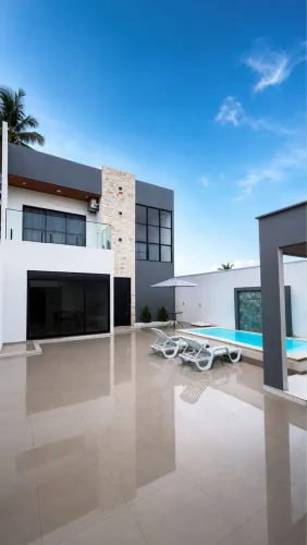 VENDO CASA DE ALTO PADRÃO EM JEQUIÁ DA PRAIA