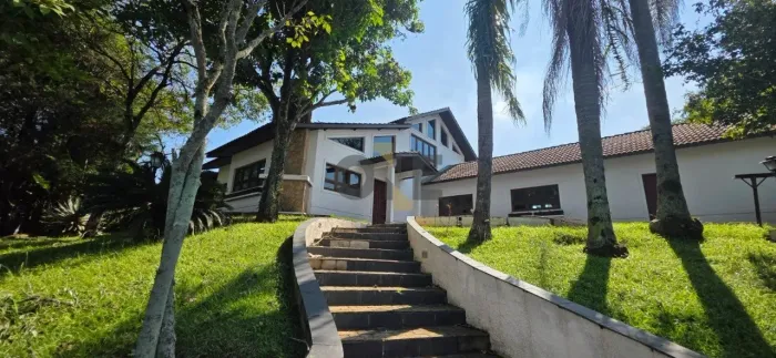 Casa com 4 dormitórios, sendo 2 suítes para venda ou locação - Granja Viana - Cotia - SP