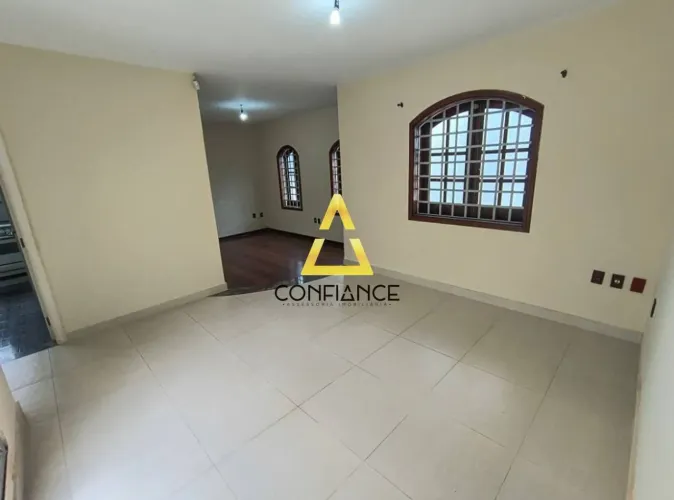 Casa com 3 dormitórios para alugar, 190 m² por R$ 3.500/mês - Jardim Mauá II - Jaguariúna/
