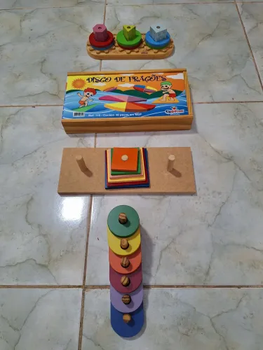 Kit 4 Brinquedos Educativos de Madeira (Carimbras, Ciabrink e Carlu)
