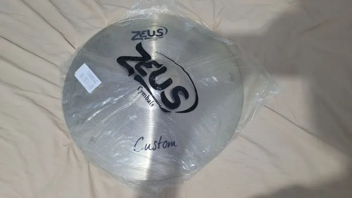 Prato zeus custom 18'