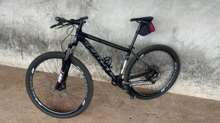 Bicicleta first aro 29 