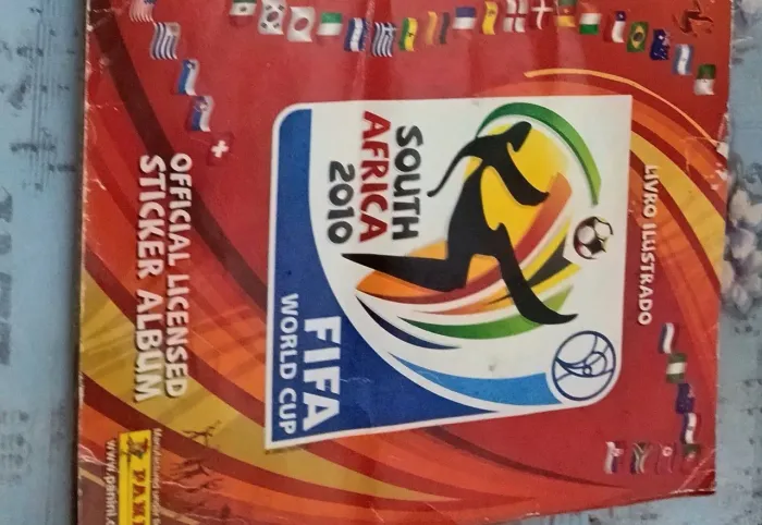 Vende se álbum completo da Copa de 2010.
