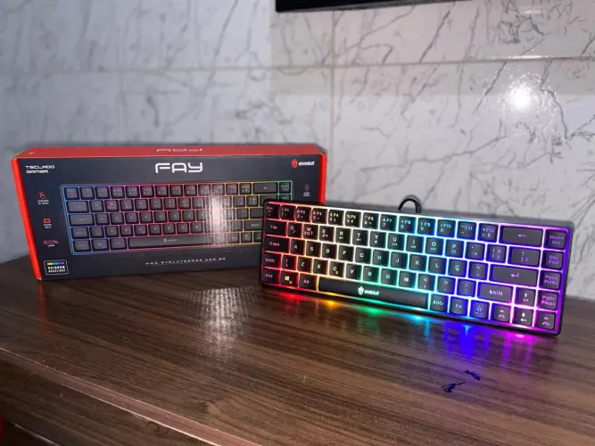 Teclado gamer novo