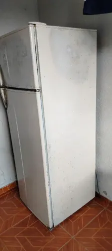 Geladeira muito boa 