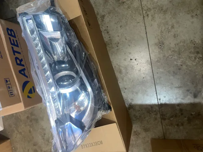 Farol Hilux srx 2016/2020 com LED, LD passageiro