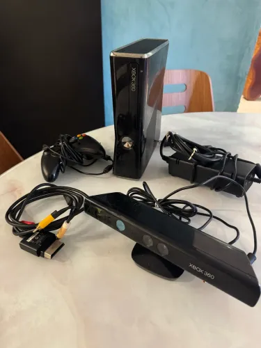 Xbox 360 com Kinect em pleno funcionamento