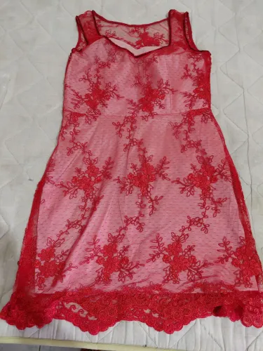Vestido curto de festa bordado