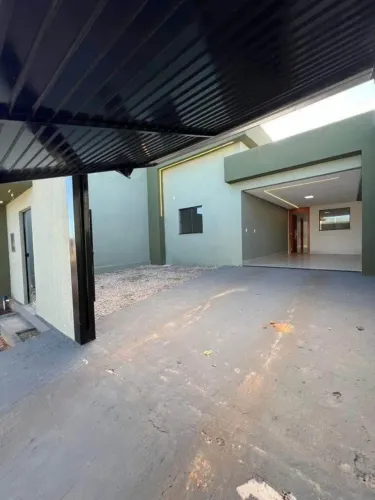 UMA BELISSIMA   casa Térrea , região do JD DOS ESTADOS Descrição: * Garagem Coberta  * ?Pi