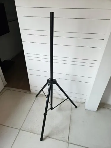 Tripé para caixa de som