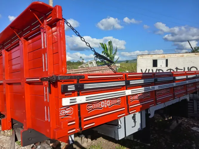 Carroceria f4000