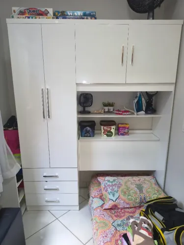 Guarda roupas de solteiro