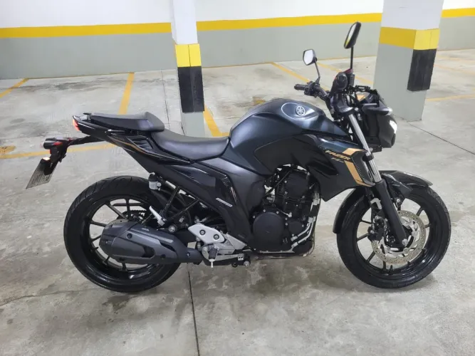 FZ25 2024 / 11.000km