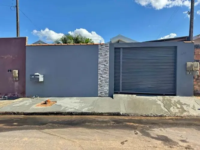 - CASA À VENDA EM SANTANA