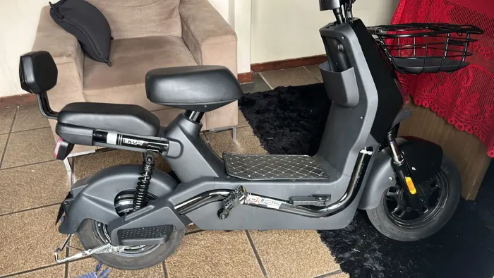 Vendo motinha elétrica semi nova eco 7 moto 800