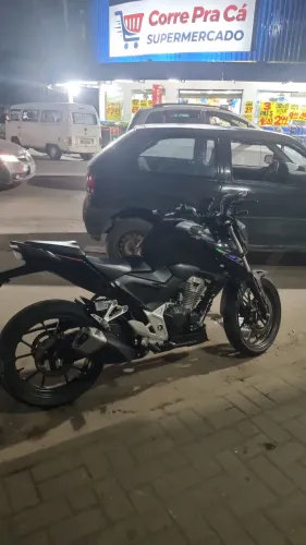 Vendo Cb 300f 2025 moto de garagem, moto zera de mais