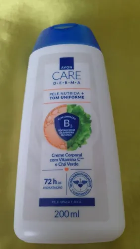 CREME CORPORAL COM VITAMINA C E CHÁ VERDE 200ml R$ 39,99