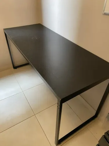 Mesa - Tampa madeira e Pernas de Ferro - 1,5m x 0,6m x 0,75m (altura) com gaveteiro ou não