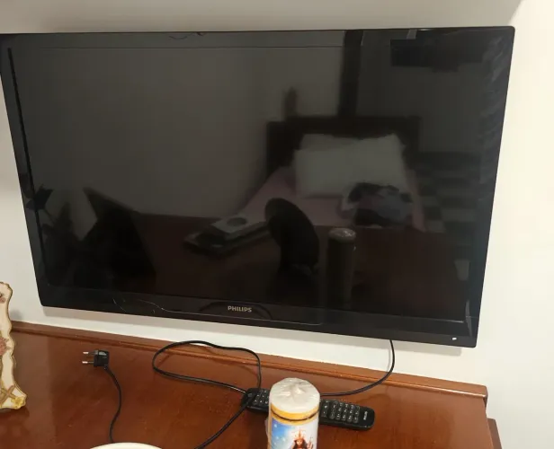 Tv Philips 32 polegadas não e smart.