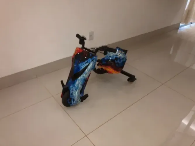 Carrinho de drift elétrico seminovo 100% funcionando