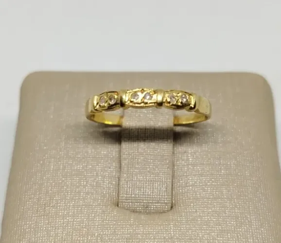 Anel com brilhantes ouro 18k - Aro 12