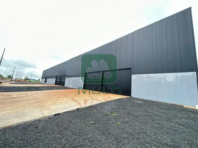 Galpão - CENTRO EMPRESARIAL LESTE