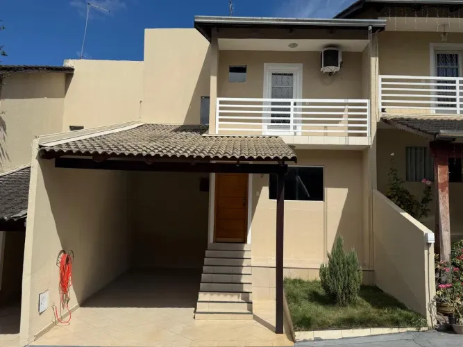 Excelente sobrado a venda em condomínio fechado no Jardim Novo Mundo!