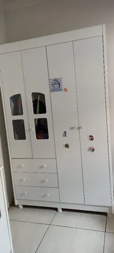 Guarda roupa e cômoda infantil