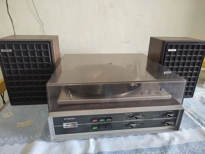 Toca discos/reciver Philips, original