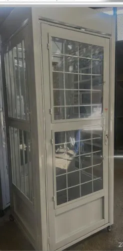 Porta Quadriculada com Vidro