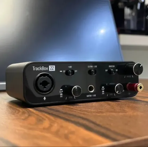 Interface de Áudio Kolt Trackbox 22