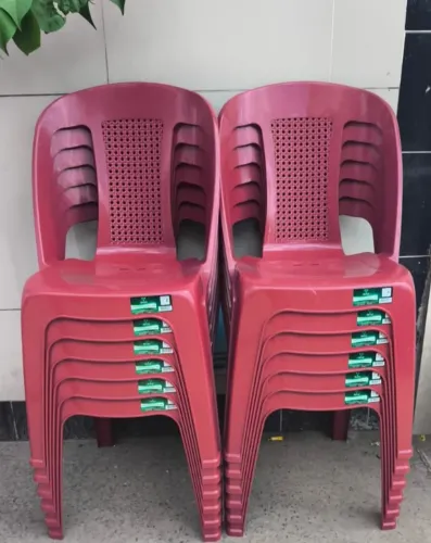 Cadeira de plástico 