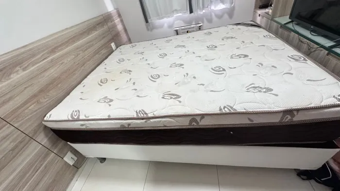 Duas camas de CASAL por 1.400,00