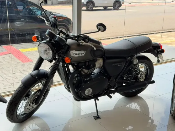 Triumph Bonneville T100 BLACK Gasolina Manual 2020/20..