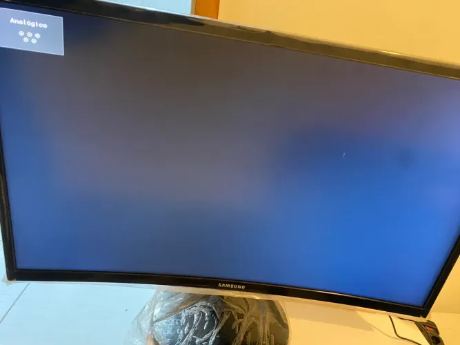 Monitor Curvo Samsung 24" Full HD - Preço de Desapego (Mudança)