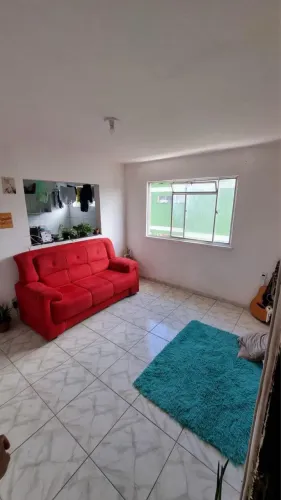 Sofá três lugares