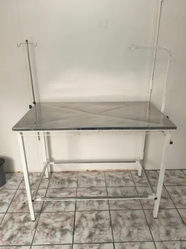Mesa cirúrgica para clínicas veterinárias