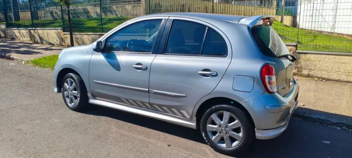 Nissan March SR 1.6 16V Flex Fuel 5P 2013