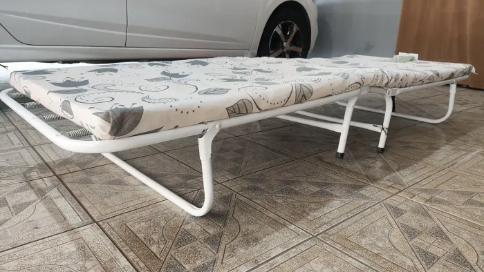 Cama Dobrável Pratica Funcional Com colchão solteiro<br>Colchão Solteiro