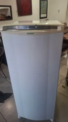 GELADEIRA FACILITE CONSUL BASTANTE CONSERVADA