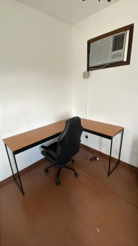 Mesa de Escritório em L Estilo Industrial 1,60mX1,20m E&A, Home Office Preto/Nature