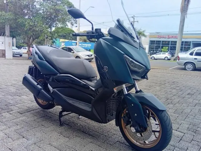 YAMAHA XMAX 2024