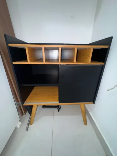 Mini adega / armário