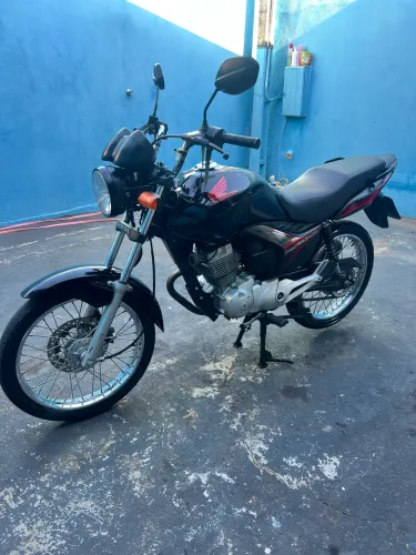 vendo fan 150 2013 esdi, moto conservada tudo em dias só pegar e andar!