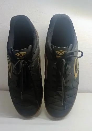 Chuteira Umbro original 