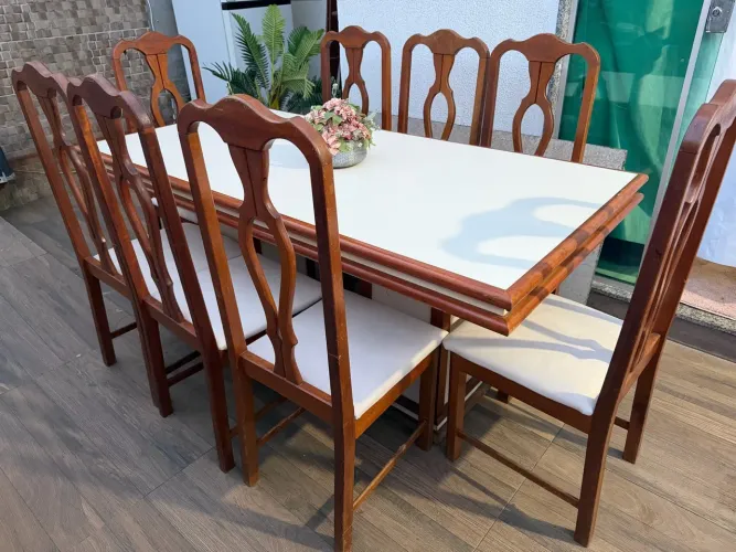 Conjunto de mesa de jantar de madeira