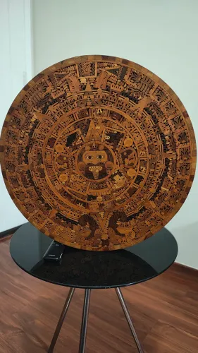 Calendário Maia Azteca do Sol em marchetaria com folheto explicativo