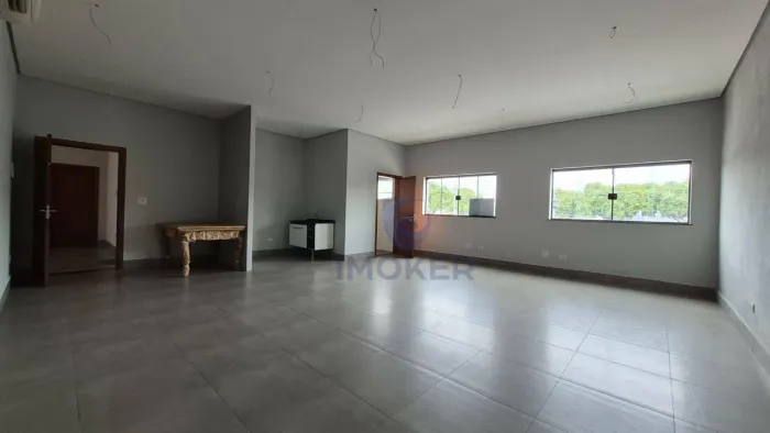Sala comercial próximo ao Centro de Suzano; 47 m²; 1 copa/cozinha; 1 banheiros; elevador; 