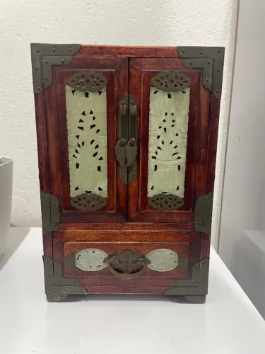 porta joias vintage madeira e jade